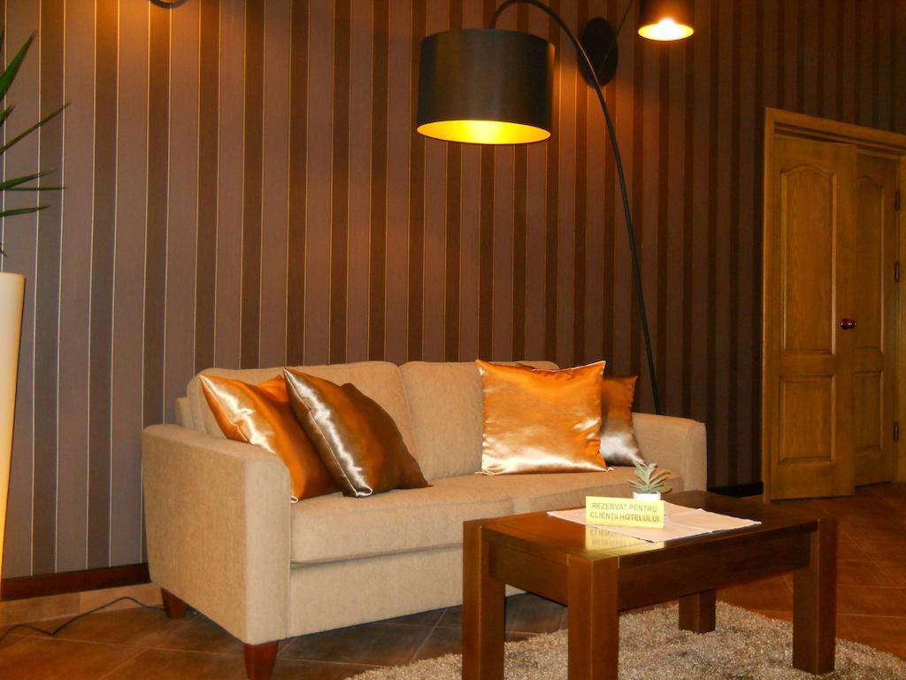 Pensiunea Lido Piatra Neamţ Extérieur photo