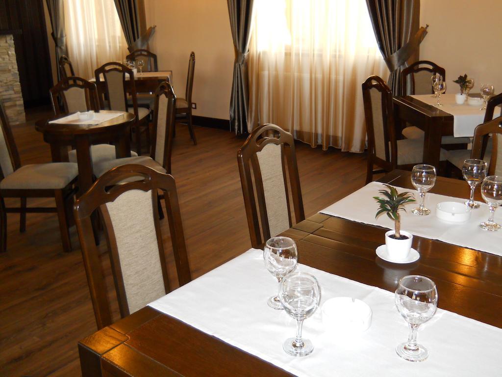 Pensiunea Lido Piatra Neamţ Extérieur photo