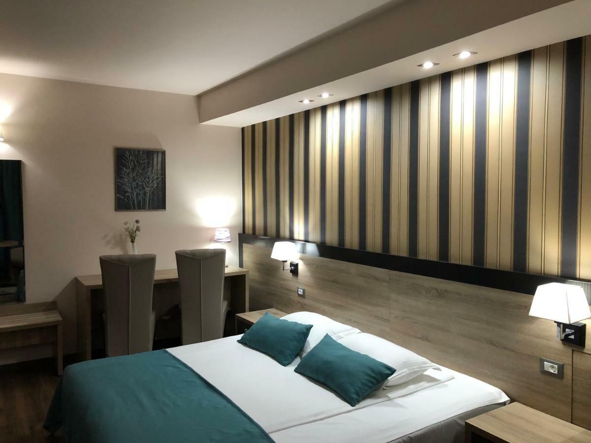 Pensiunea Lido Piatra Neamţ Extérieur photo