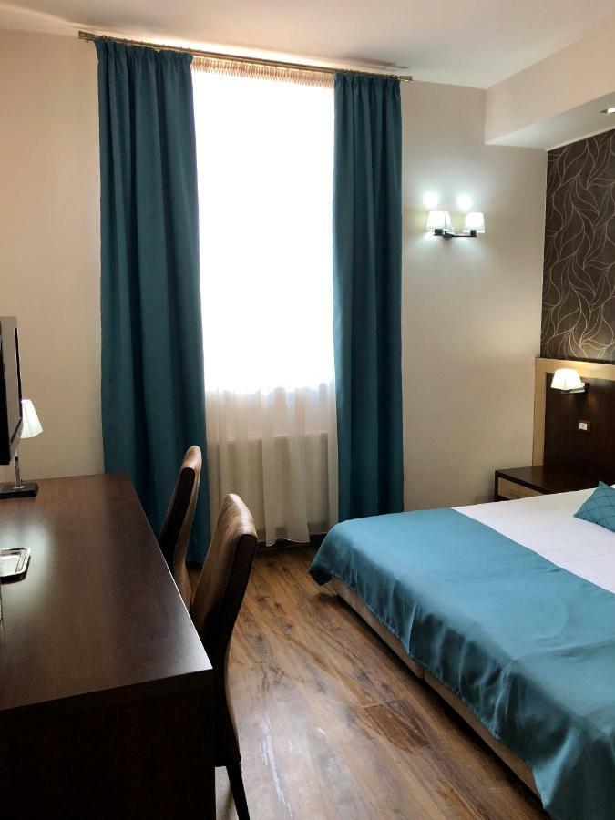 Pensiunea Lido Piatra Neamţ Extérieur photo
